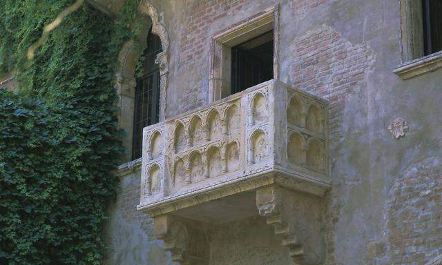 Juliet s balcony Verona UNESCO World Heritage Site Veneto Italy Europe PUBLICATIONxINxGERxSUIxA