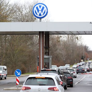 Wolfsburg Niedersachsen Wolfsburg 25 01 2018 Volkswagen Werk Volkswagen AG Logo Feature *** Wol