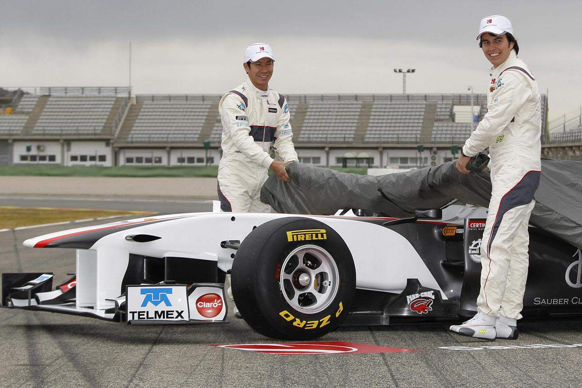 Am Vortag hatte der Schweizer Sauber-Rennstall hat den Präsentationsreigen in Valencia eingeleitet. Die beiden Formel-1-Piloten Kamui Kobayashi und Sergio Perez enthüllten den Sauber C30-Ferrari.