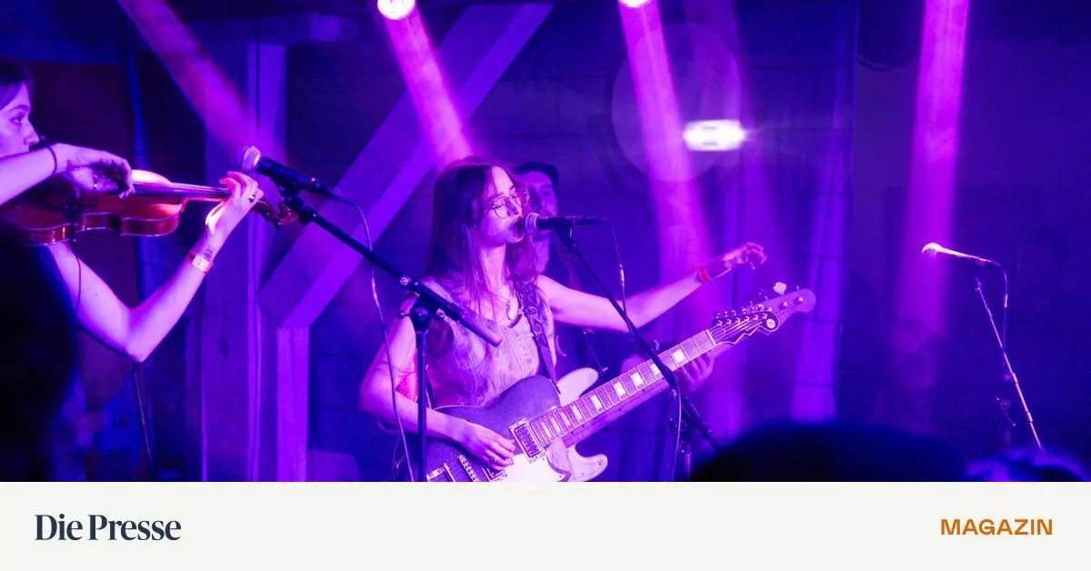 sodl-will-im-flucc-die-t-ter-mit-geschliffener-klinge-exekutieren-premium