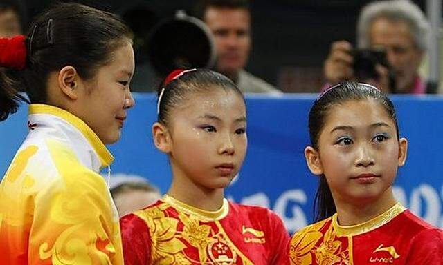 Sind Chinas Gold-Turnerinnen zu jung?