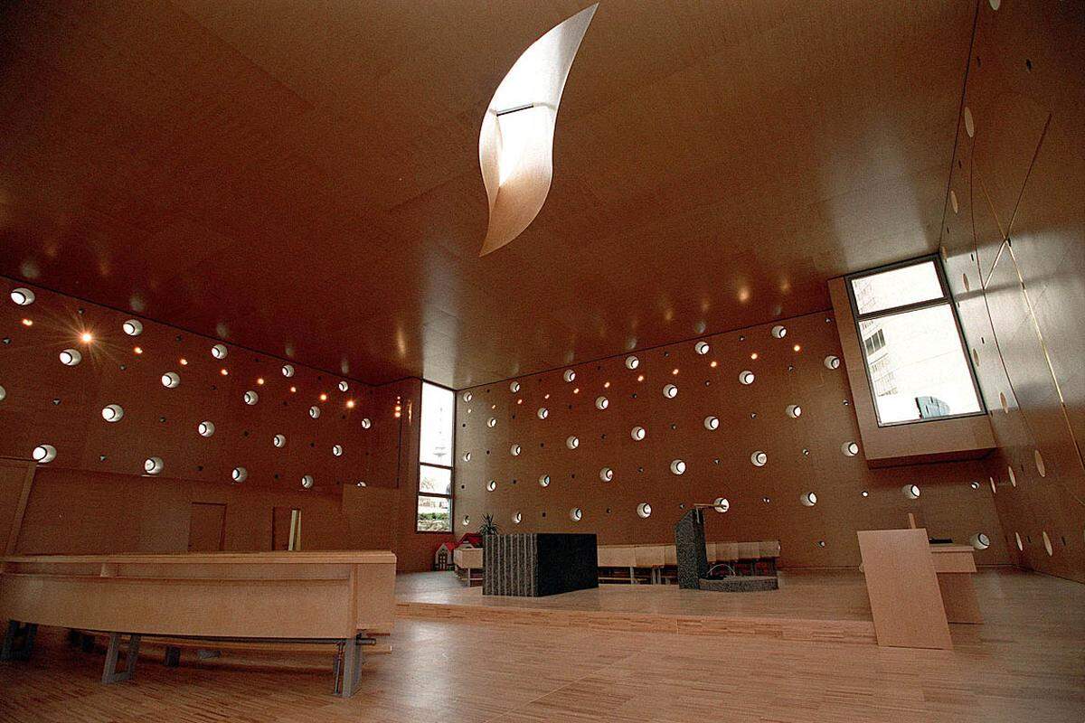 Die katholische Kirche "Christus, Hoffnung der Welt", ist die wohl modernste Kirche Wiens.