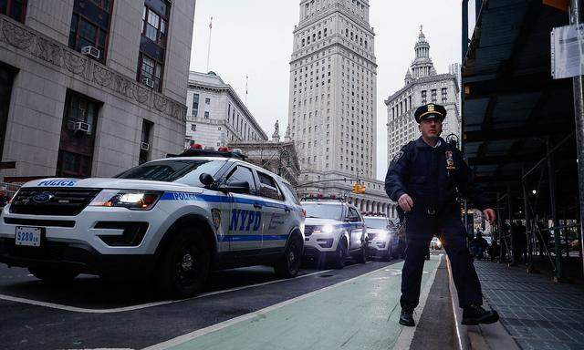 Ein Bild von außerhalb des Strafgerichts von Manhattan, New York.