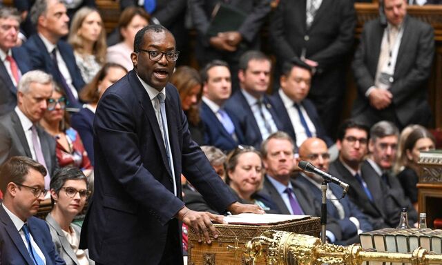 BRITAIN-BUDGET-ECONOMY-INFLATION