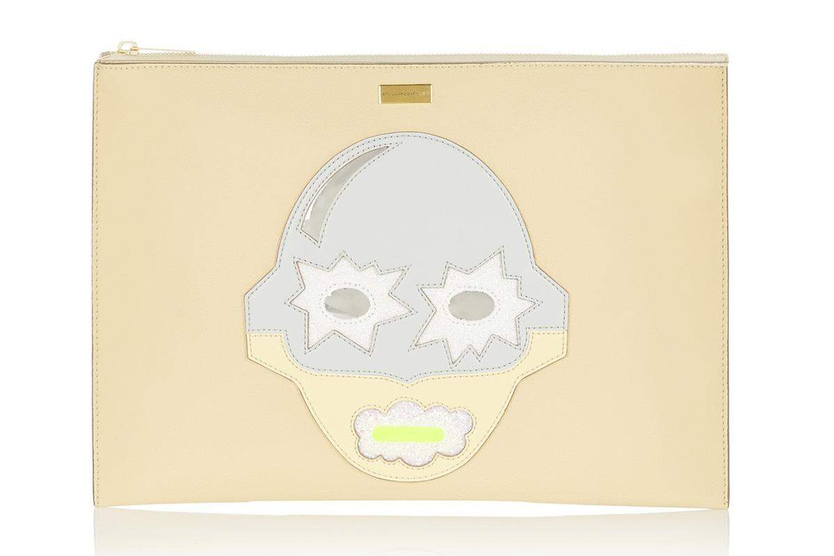 Kunstlederclutch in Ecru von Stella McCartney.