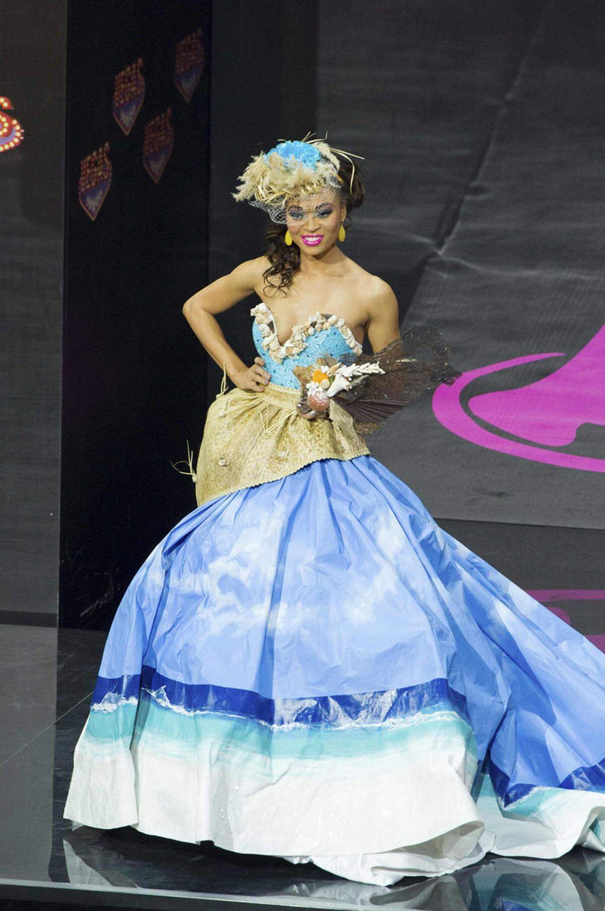 Snwazna Adams, Miss Turks &amp; Caicos 2013.