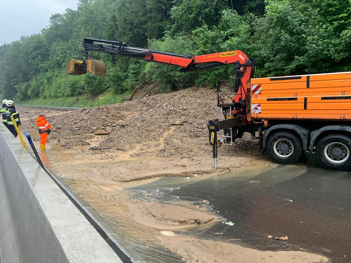 Murenabgang bei Übelbach (A9).