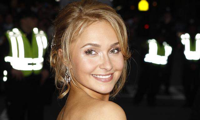 Hayden Panettiere arrives at the Metropolitan Museum of Art Costume Institute Gala Benefit in New York