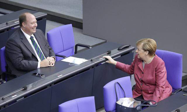 Archivbild: Helge Braun mit Bundeskanzlerin Angela Merkel.