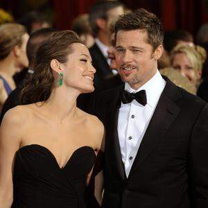 Glückliche Zeiten, die längst vorbei sind. Die Schauspieler Angelina Jolie und Brad Pitt führen einen Rosenkrieg.