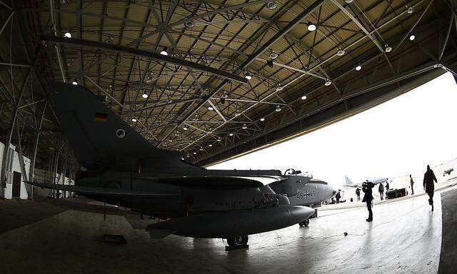 Ein deutscher Tornado am türkischen Luftwaffenstützpunkt.