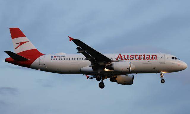Eine Woche nach dem Streik des Bordpersonals der Austrian Airlines müssen Passagiere der Fluglinie an diesem Donnerstag wieder mit Flugausfällen rechnen. Die Situation zwischen AUA-Management und Bordpersonal scheint in den Kollektivvertragsverhandlungen festgefahren. 