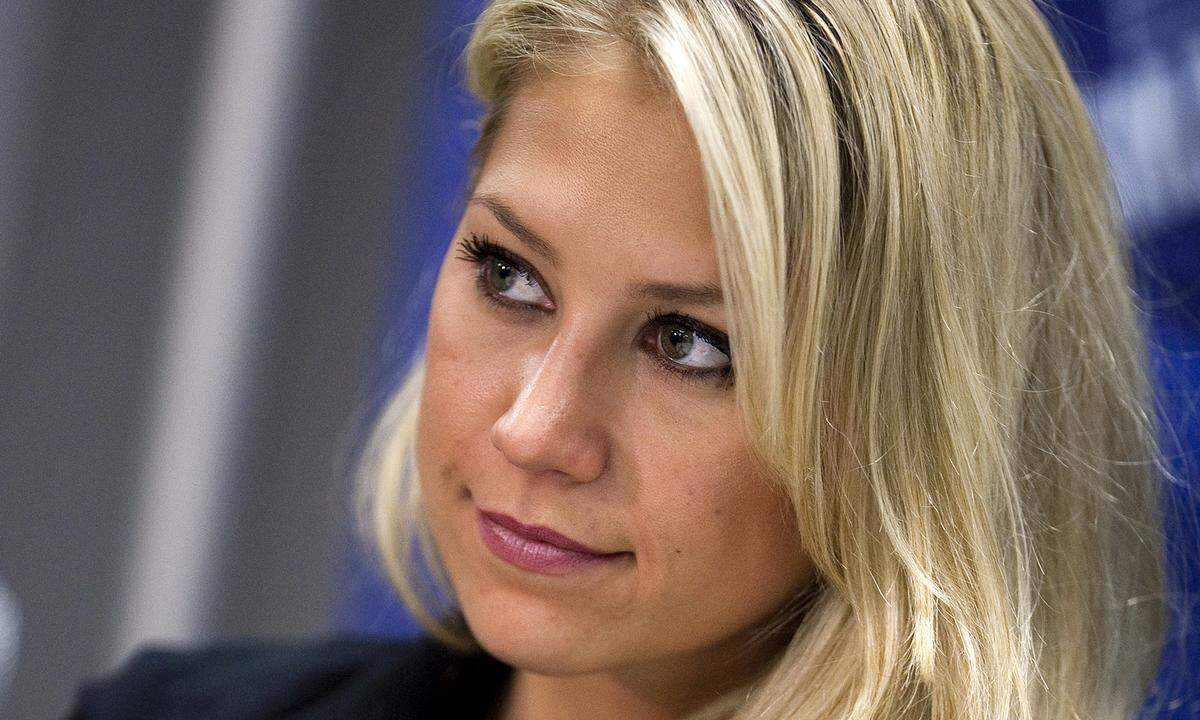 Die Polizei hatte 2005 einen Obdachlosen verhaftet, nachdem er nackt durch eine Meeresbucht geschwommen war, die vor dem Haus des Tennisstars in Miami liegt. Der aufdringliche Fan hatte Kournikova bereits seit mehreren Wochen verfolgt. Der Prozess gegen den Stalker wurde abgebrochen, da der Mann als unzurechnungsfähig gilt. Er wurde in eine psychiatrische Anstalt eingeliefert.