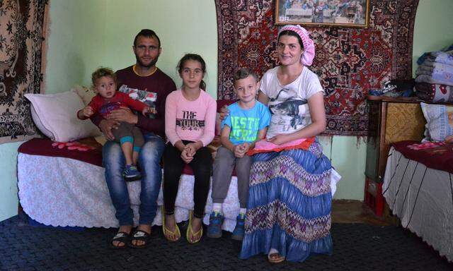 Familie Tibi wohnt in einer selbstgebauten Baracke in der Stadt Ploieşti.