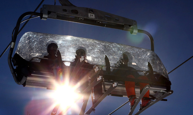 THEMENBILD: WINTERSPORT / SKIFAHREN / SKILIFT / SESSELLIFT