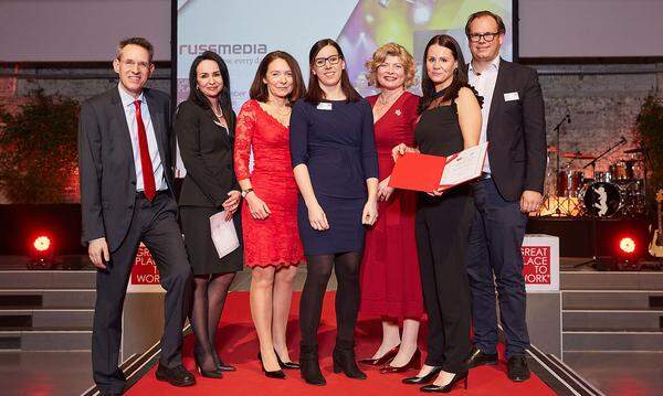 Russmedia Österreich bekam den Sonderpreis in der Kategorie "Betriebliche Bildung &amp; Lebenslanges Lernen" verliehen.
