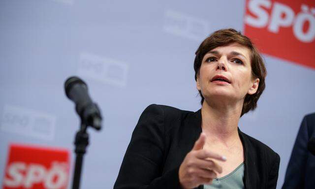 Die designierte SPÖ-Parteichefin Pamela Rendi-Wagner (47) ist in Österreich die erste Frau an der Spitze der Sozialdemokraten. 