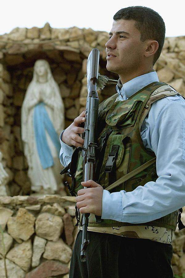 Wehrhaftes Christentum: Gotteshäuser wie die Mari Yousif Kirche in der Hauptstadt Bagdad kommen schon lange nicht mehr ohne Bewaffnung aus. Der Selbstverteidigung dient auch eine christliche Miliz.