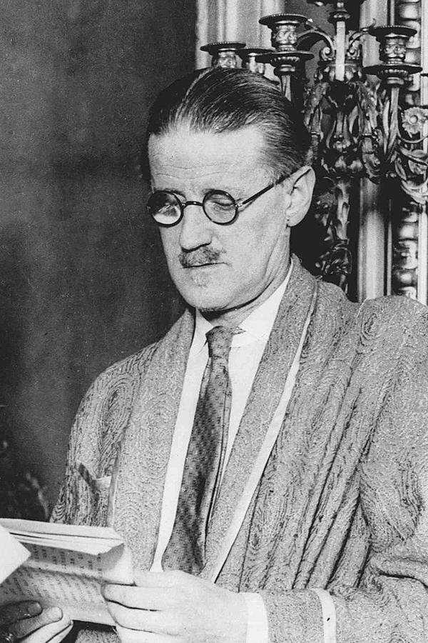 Richtig gelesen: James Joyce hat keinen Literatur-Nobelpreis erhalten. Wir wiederholen: James Joyce hat KEINEN Literatur-Nobelpreis erhalten. Der Schöpfer des Jahrhundert-Romans "Ulysses" wurde von der Jury einfach ignoriert. Das war wohl das größte Versäumnis des Komitees.