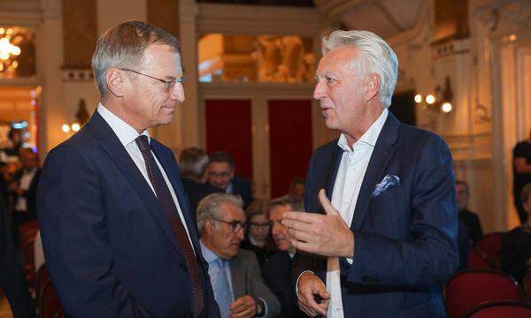 Landeshauptmann Thomas Stelzer mit KEBA-CEO Gerhard Luftensteiner (r.).