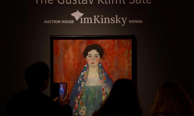 Viele Menschen nutzten in den vergangenen Tagen die Gelegenheit, Klimts „Fräulein Lieser“ vor ihrer Auktion „Im Kinsky“ im Original zu sehen. Bevor sie sich höchstwahrscheinlich in eine ferne Privatsammlung verabschiedet.