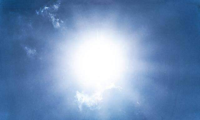 Die Sonne brennt Sonne Sommer Hitze hei� gl�hend D�rre Trockenheit trocken Himmel W�rme Erw�rmung Klima Klimaerw�rmung