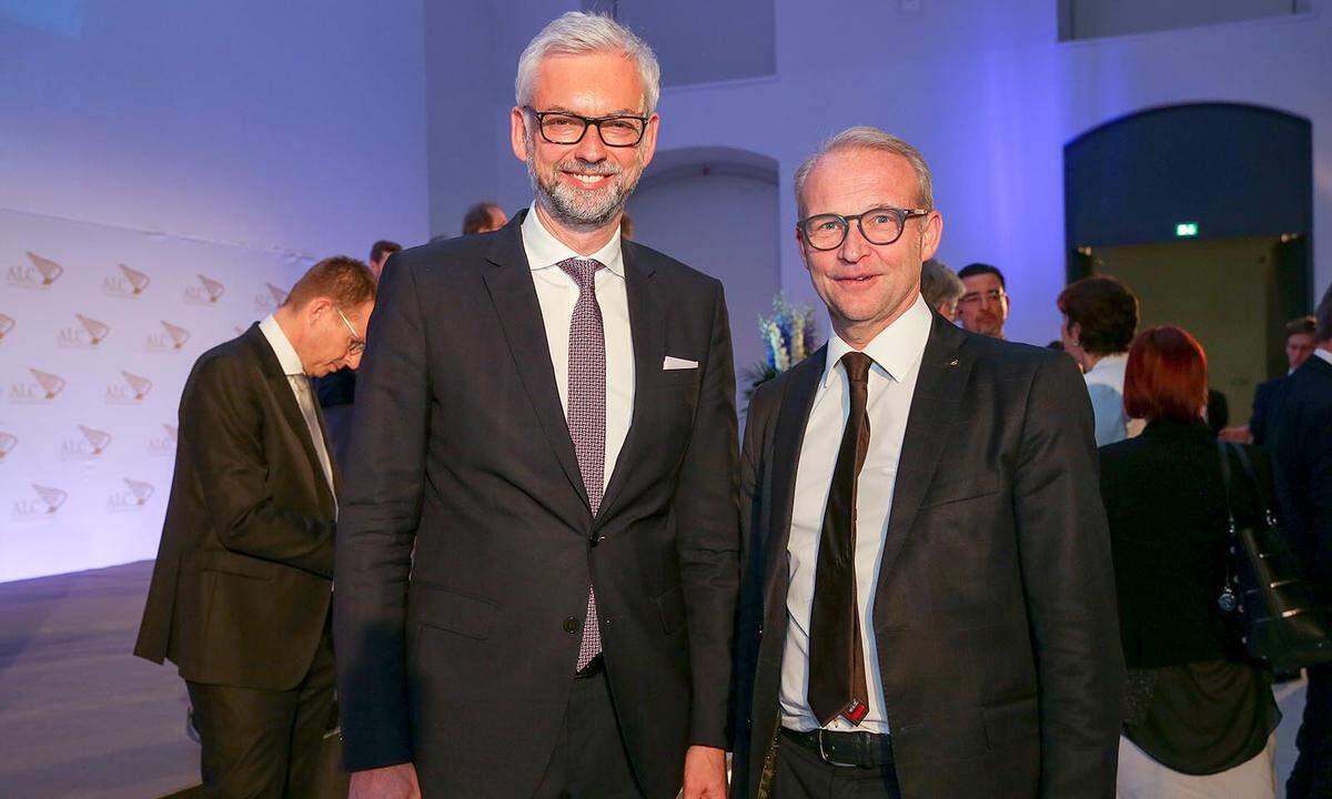 Verbund-Vorstandsvorsitzender-Stv. Michael Strugl mit Donau Versicherung-Vorstand Reinhard Gojer.