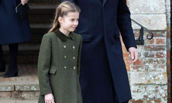 Prinzessin Charlotte an der Seite ihres Vaters.