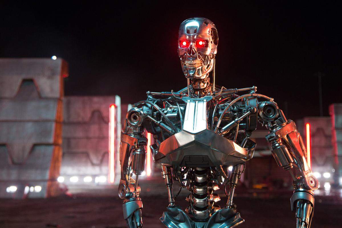 "Terminator Genisys" soll Terminator-Vater James Cameron gut gefallen haben. Ihm zufolge geht der Film "sehr respektvoll mit den ersten beiden Filmen um". Cameron sieht ihn als offiziellen dritten Terminator-Teil. Ganz so positiv fiel die "Presse"-Kritik aber nicht aus: