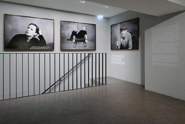 "Die Burg. Innenleben" heißt die Ausstellung, die noch bis 16. Mai in der Wiener Galerie Leica zu sehen ist. Der Porträtfotograf lichtete im Sommer letzten Jahres sämtliche Schauspieler des Burgtheater-Ensembles ab.
