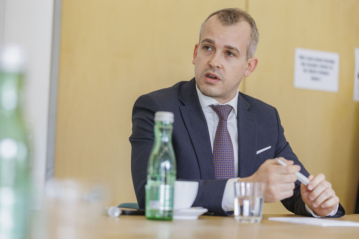 „Nachhaltigkeit verändert das Recht in seiner gesamten Dimension. Dies gilt ganz besonders für das Vergaberecht, das ein neues, grünes Verständnis im öffentlichen Einkauf verankert.“