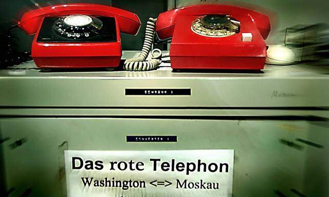 Zwei Rote Telefone hielten zur Zeit des Kalten Krieges die Verbindung zwischen Washington und Moskau