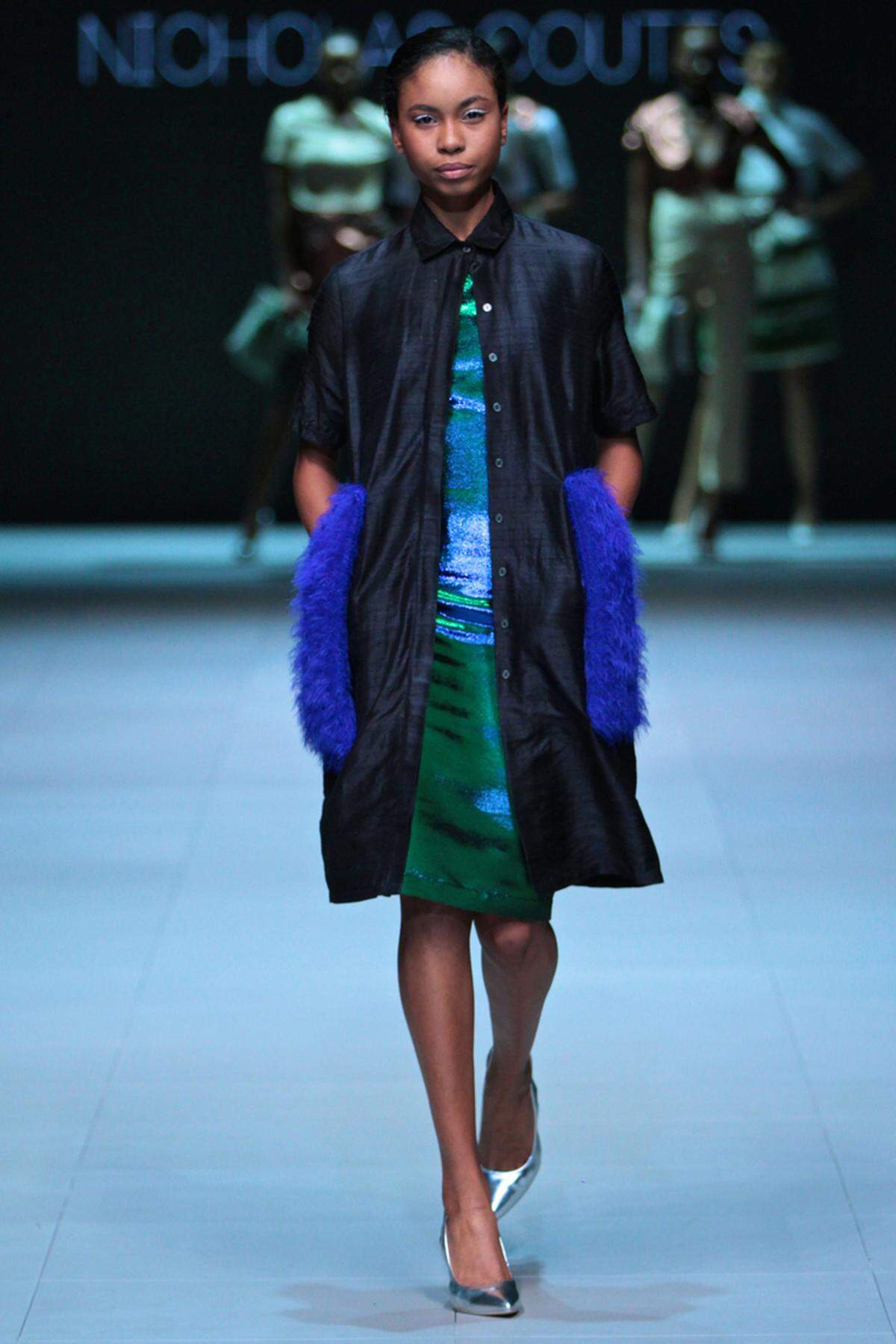 Coutts Städter-Outfits schließen sich dem unsichtbaren Faden der Modewoche in Kapstadt an, der da heißt: "Afropolitan". Der von der Autorin Taiye Selasi konstruierte Begriff beschreibt das moderne, weltgewandte Afrika.