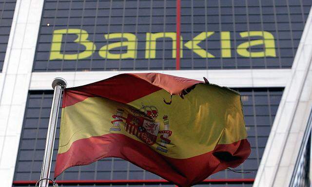 FILE SPAIN ECONOMY EU BANKS