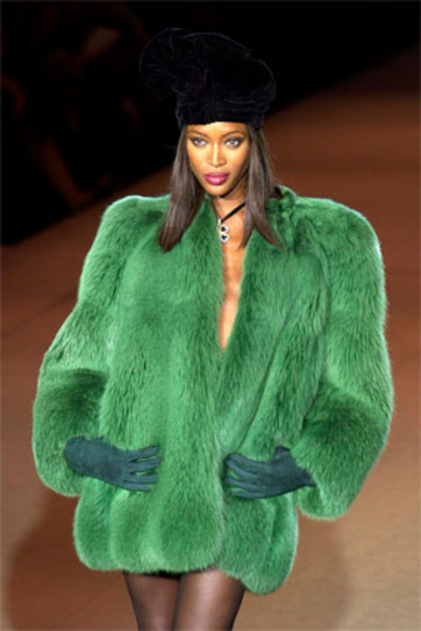 Ein Jahr zuvor hatte sie schon als Strafe mit den New Yorker Stadtreinigern Toiletten putzen müssen. Gekommen war die Laufsteg-Diva dabei im Pelz, abfahren sah man sie im Rolls Royce.