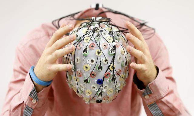  So sind wir Messungen der Gehirnströme gewohnt. Elon Musk verpflanzt die Elektroden direkt ins Gehirn.