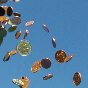 Ein Füllhorn aus Frankfurt? EZB-Präsident Draghi hat dafür gesorgt, dass die Debatte über das Helikoptergeld aus den akademischen Zirkeln in die öffentliche Diskussion gelangt. 