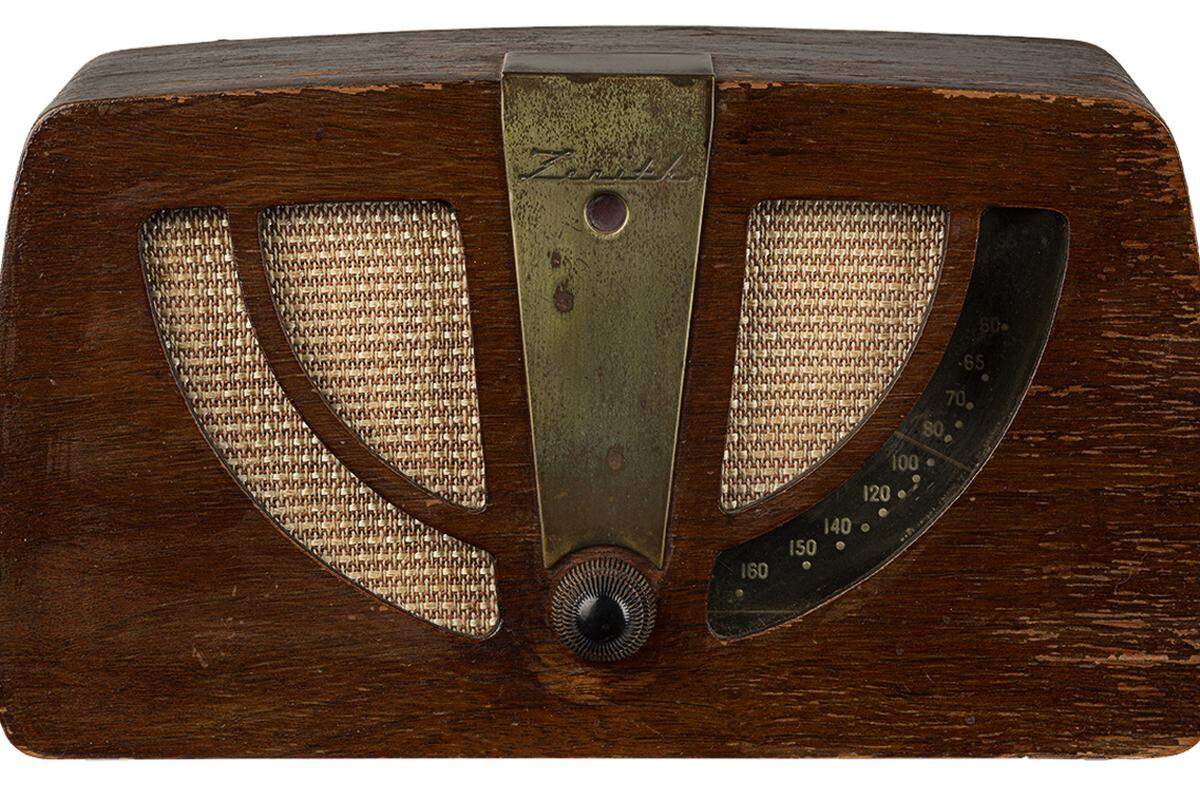 ... von Ray und Charles Eames für das Unternehmen Zenith Radio, 1946 (aus der Ausstellung „Radiozeit“).