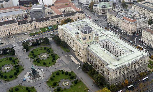 THEMENBILD: STADTPORTR�T WIEN - NATURHISTORISCHES MUSEUM