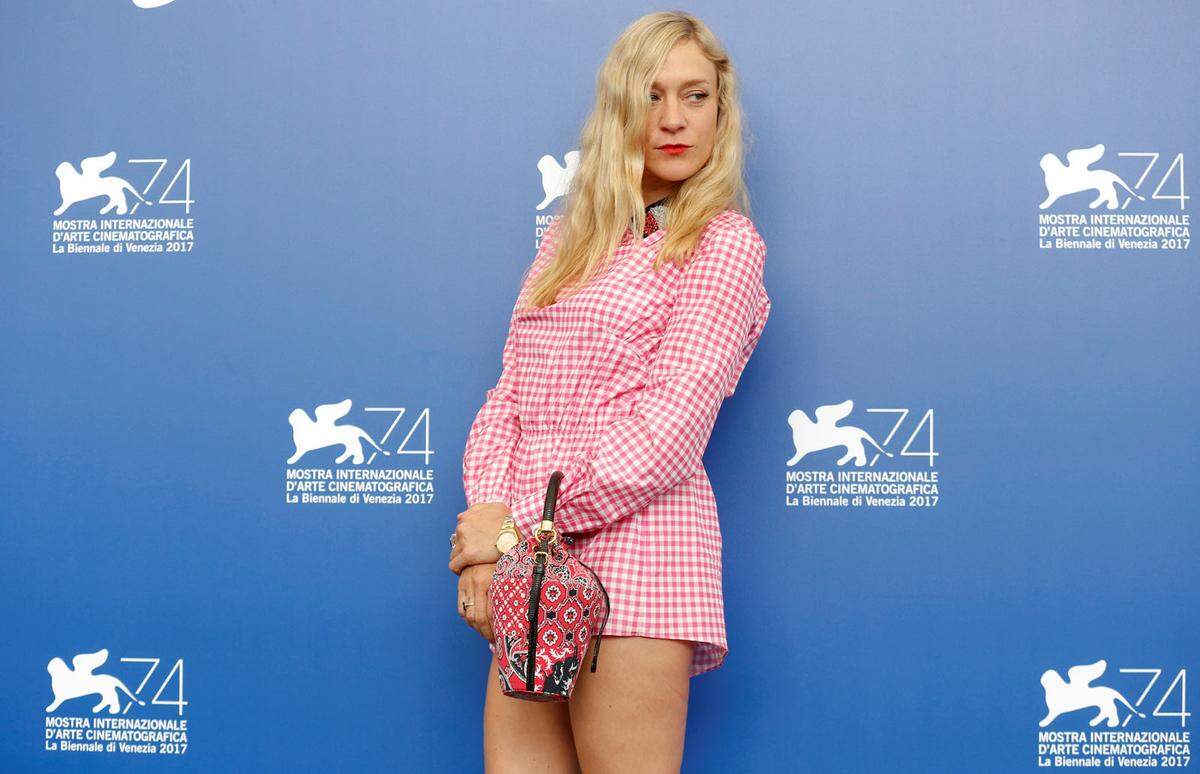 Und noch einmal. Oben lang, unten kurz: Chloe Sevigny in Miu Miu.