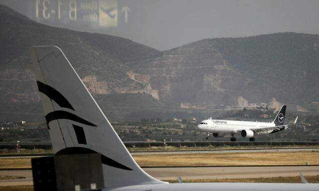 Das Börsendebüt des Athener Flughafens ist der größte Börsengang Griechenlands seit der EU-Schuldenkrise.