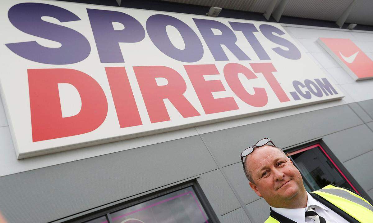 Ein generell raues Klima scheint es im Handel zu geben. Bei der Österreich-Tochter der britischen Kette Sports Direct wurde 2015 ein Vorfall publik, der für heftige Diskussionen sorgte: Ein 42jähriger Filialleiter befand sich wegen Burnouts im Langzeit-Krankenstand. Als er nach einjähriger Pause wieder an seinen Arbeitsplatz zurück wollte, erhielt er die "Fristlose": Ein Privatdetektiv hatte im Auftrag des Unternehmens ein GPS-Ortungsgerät ans Auto des Mitarbeiters montiert und damit mannigfaltige Aktivitäten des Erkrankten belegt. Sports Direct bestritt diese Methoden erst gar nicht.