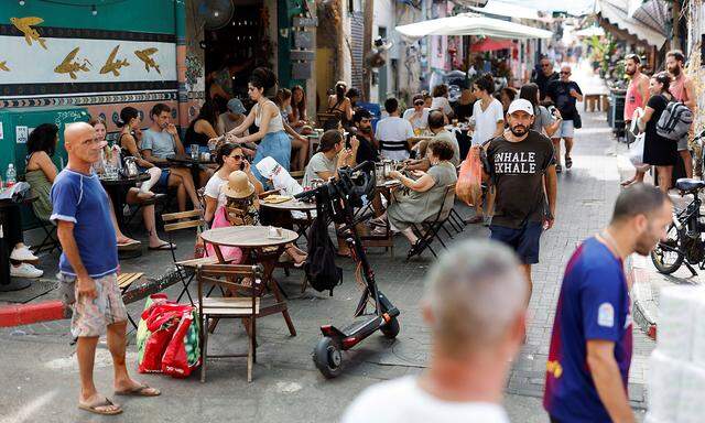 Covid spielt im alltag in Tel Aviv kaum mehr eine Rolle, doch eine neue Variante erweckt die Aufmerksamkeit der Regierung.