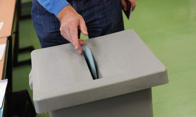 Symbolbild: Wahlurne 