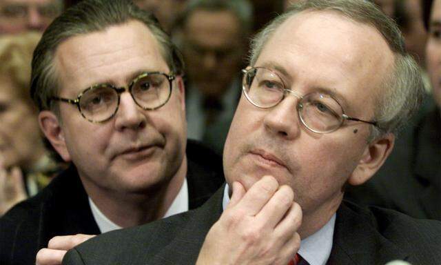 Archivbild aus dem Jahr 1998: Kenneth Starr beim Amtsenthebungsverfahren.