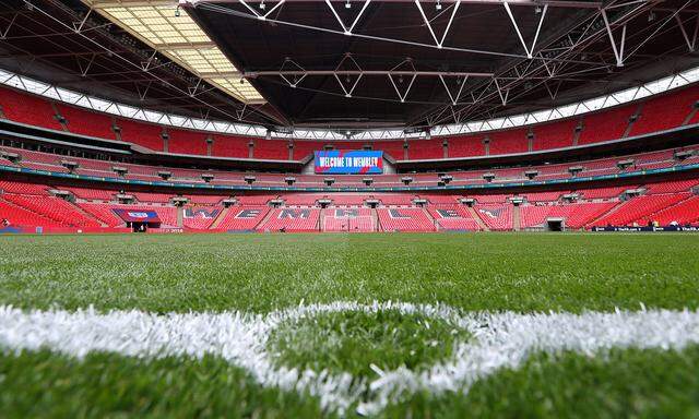 Wer darf hier spielen bzw. zusehen? Die Uefa hält am EM-Standort Wembley-Stadion in London trotz steigender Zahl an Neuinfektionen mit dem Coronavirus fest.