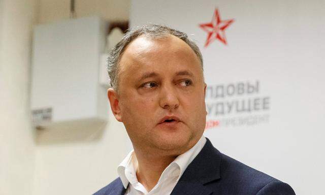 Moldova´s Socialist Party presidential candidate Igor Dodon speaks to the media after a presidential election at his election headquarters in Chisinau