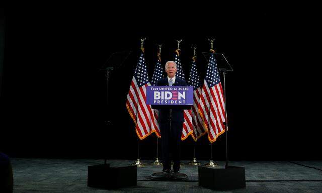 Der Demokrat Joe Biden hat sich nach eigenen Angaben die nötigen Stimmen für die Präsidentschaftskandidatur seiner Partei gesichert. 
