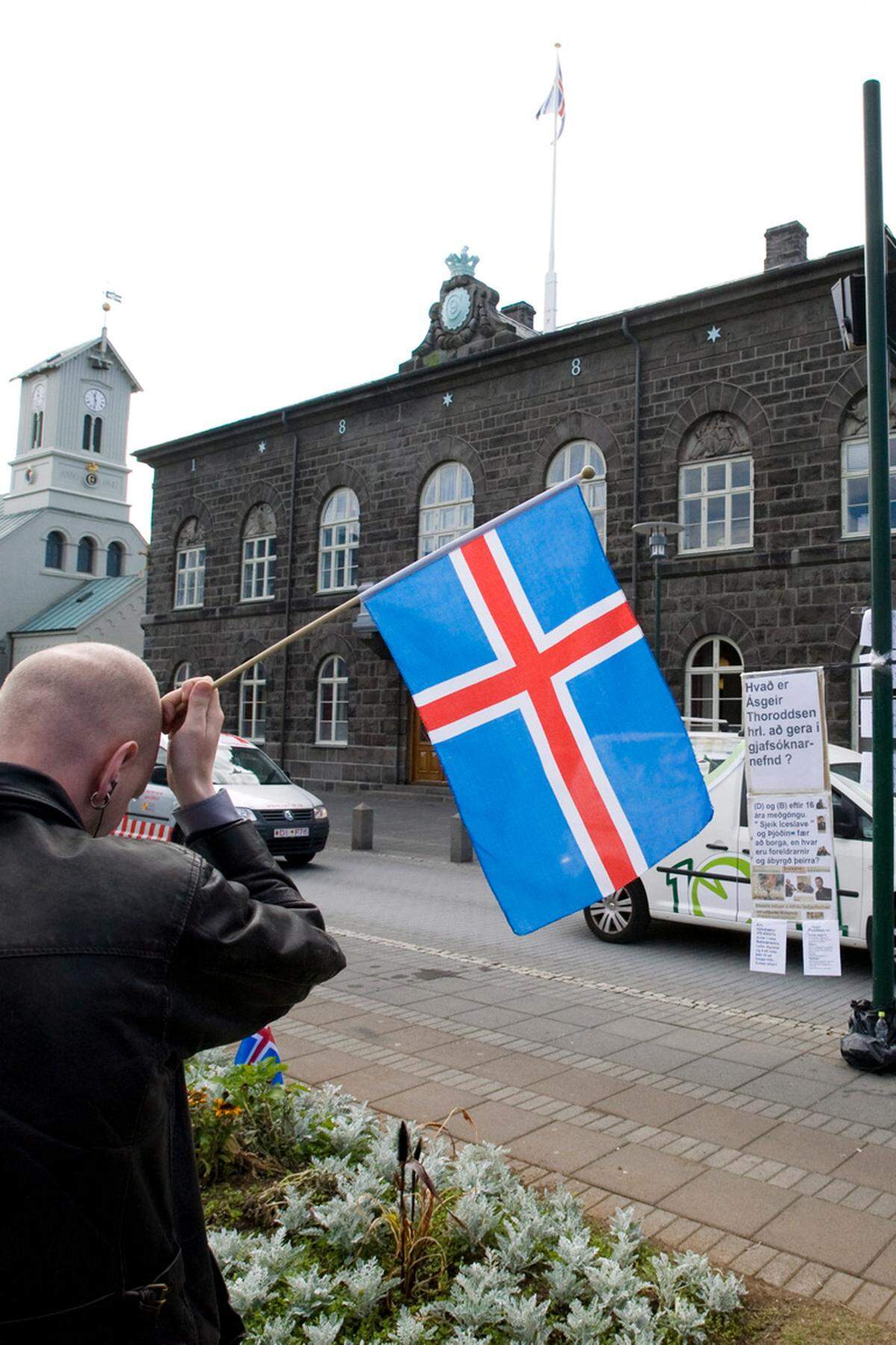 Islands Ende Mai gewählt Mitte-Rechts-Regierung setzte die Gespräche über eine mögliche EU-Mitgliedschaft aus. Die seit 2010 laufenden Beitrittsgespräche sollen erst wieder aufgenommen werden, falls das Volk in einem Referendum dafür stimmt.