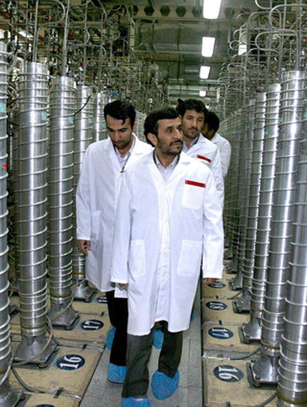 Ahmadinejad berichtet von einer betriebsbereiten Uranfabrik in der Stadt Isfahan.